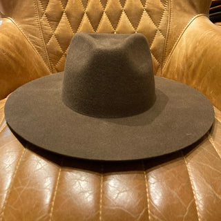 قبعة رانشر براون ذات حافة مسطحة