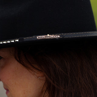 Teardrop Twist Flat Brim