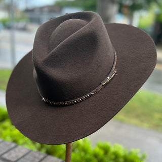 Teardrop Twist Flat Brim