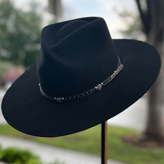 Teardrop Twist Flat Brim